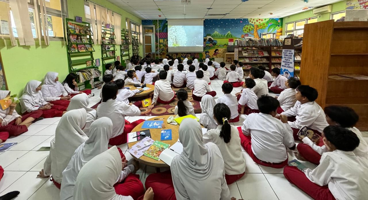 Kelas 5 SD Model Sleman Gelar Kegiatan KLM di Perpustakaan Sekolah